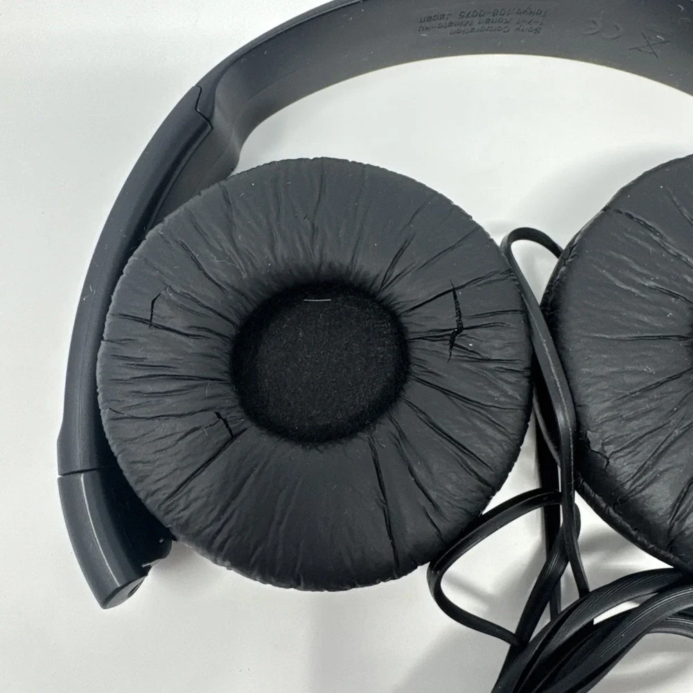 Sony Foldable Over Ear Headphones 108-0075 Walkman Music Black FREE S/H